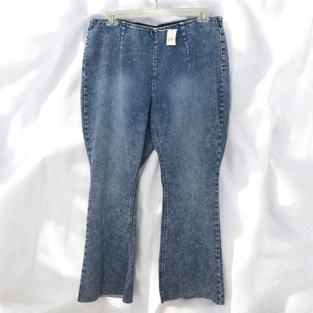 Cato Denim Flare Leggings Hi-Rise Acid Wash Pull On Pants Woman 18WP Raw Hem NWT